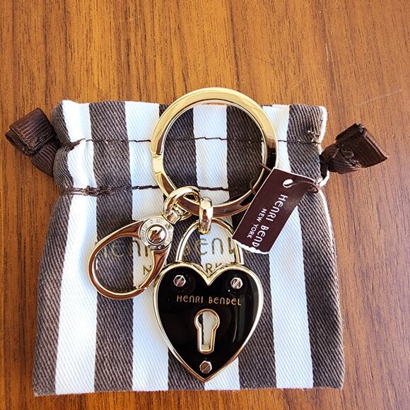 🔴SOLD🔴NWT Henri Bendel Centennial Stripe Heart Lock Gold Tone KeyFob w/Dustbag - Picture 3 of 8